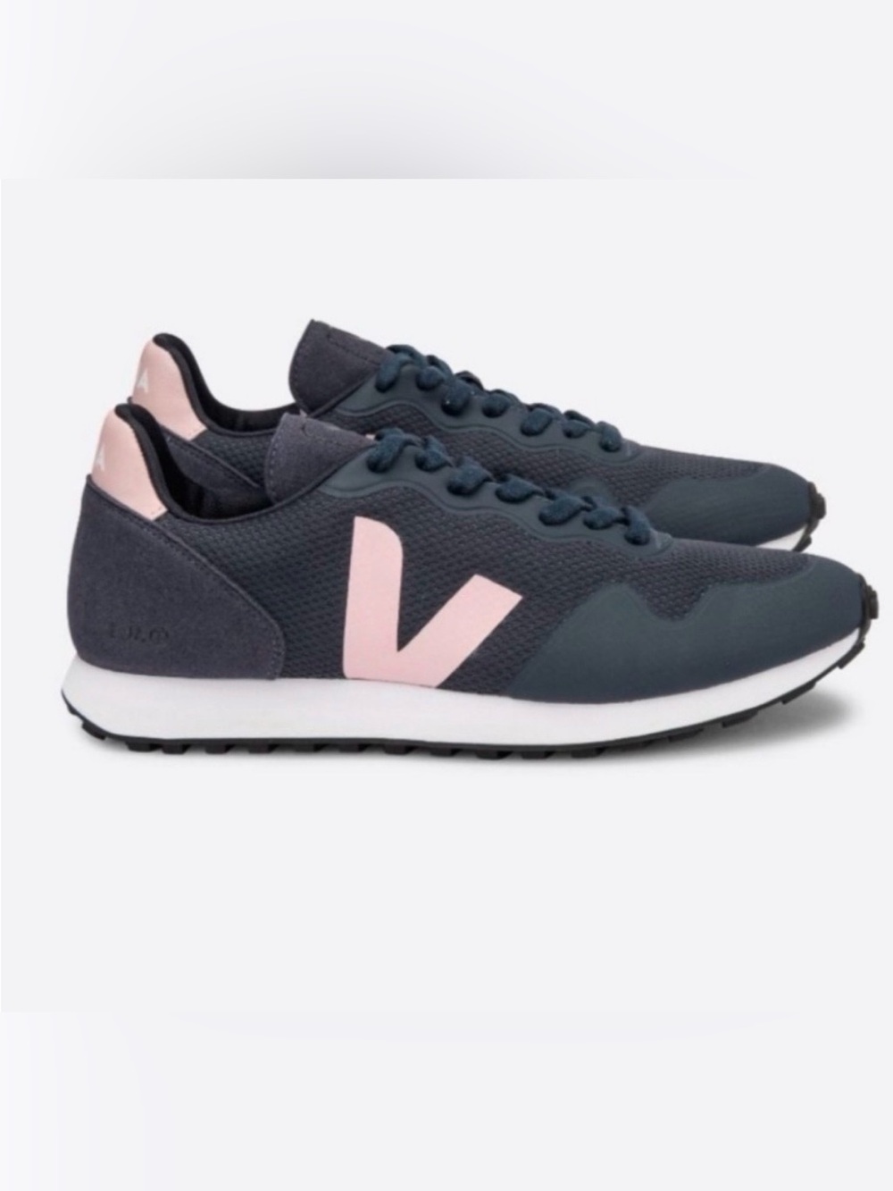 Veja Women's Navy/Light Pink Sneakers, Size 8